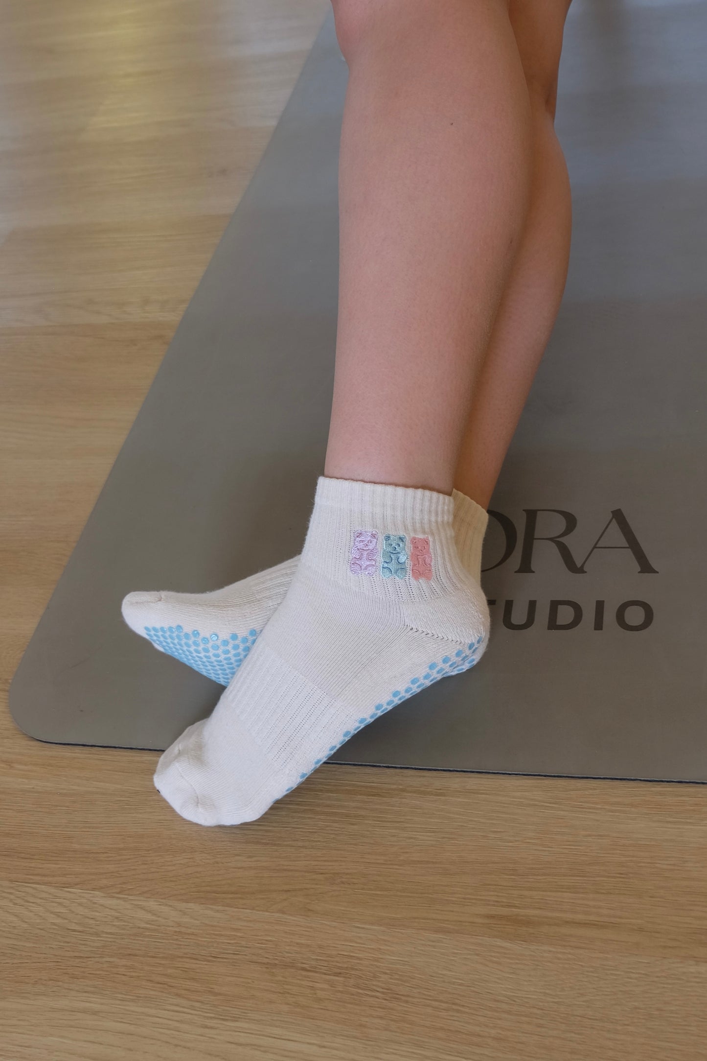Gummy Bears Quarter Crew Grip Socks