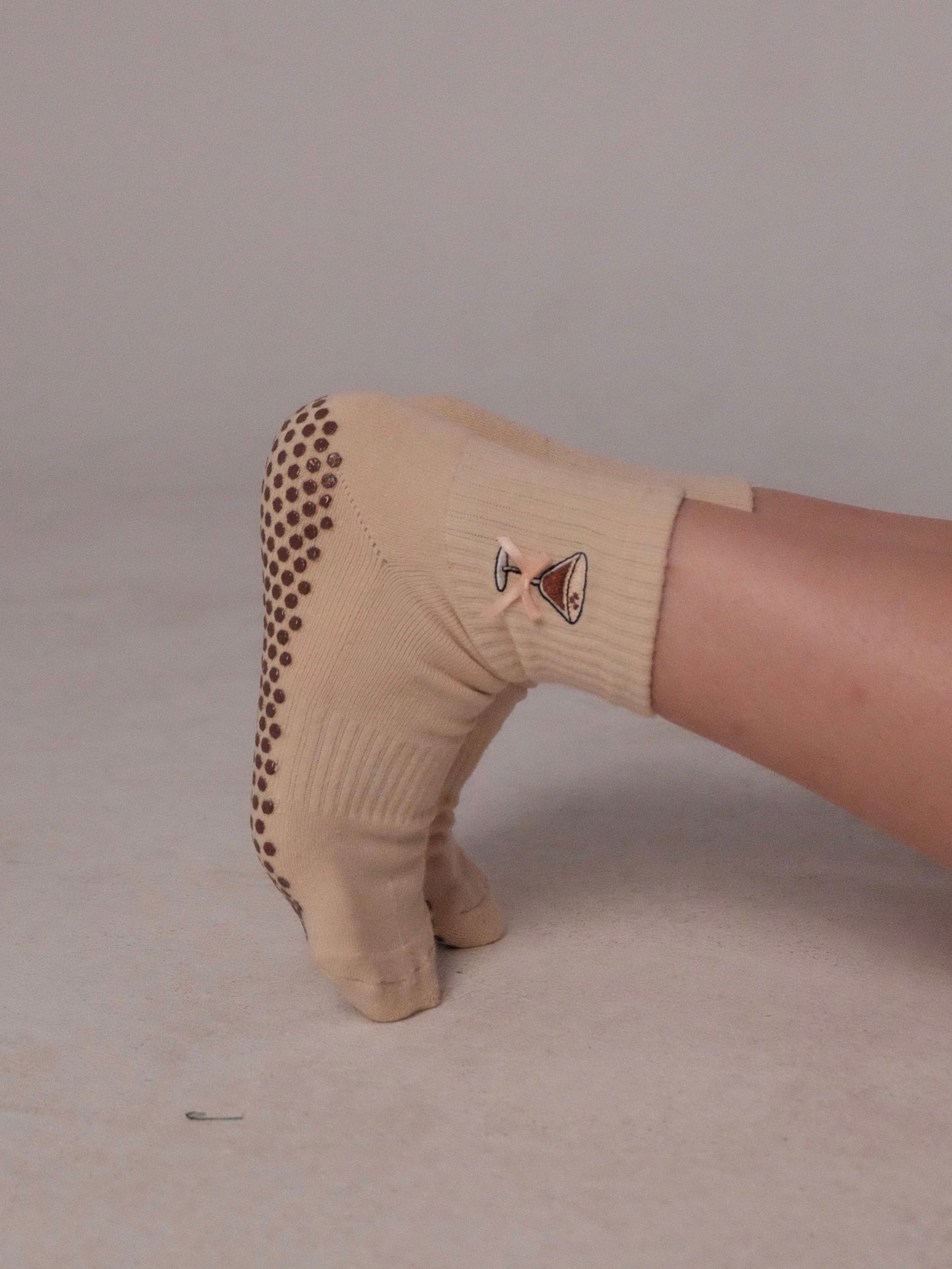 Espresso Bowtini Crew Grip Socks