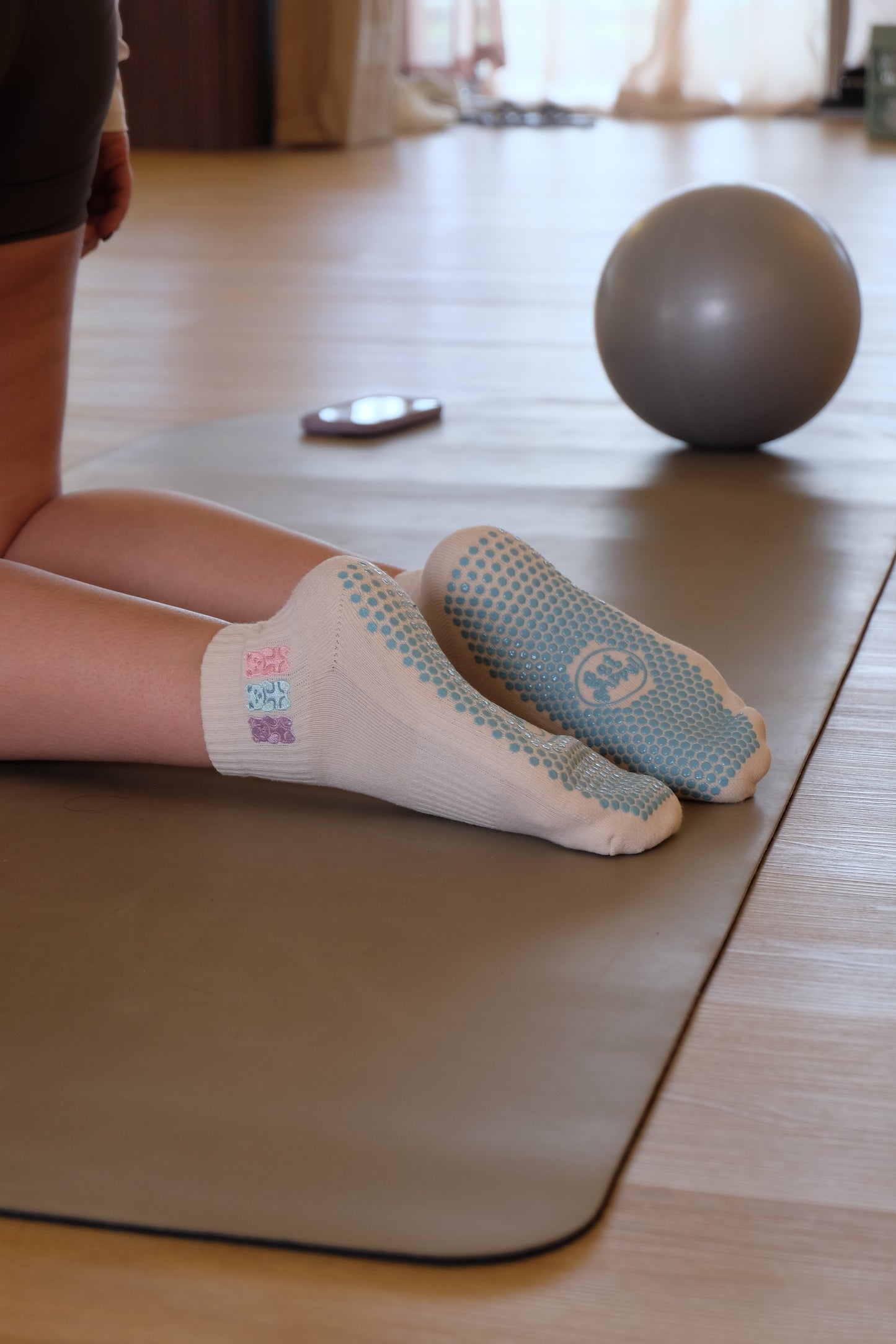 Gummy Bears Quarter Crew Grip Socks
